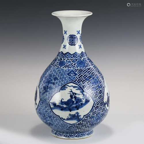 BLUE & WHITE FIGURINES VASE