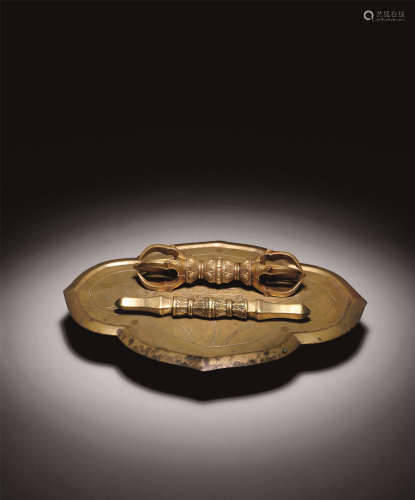 十八世紀 銅鎏金法器及台座三件