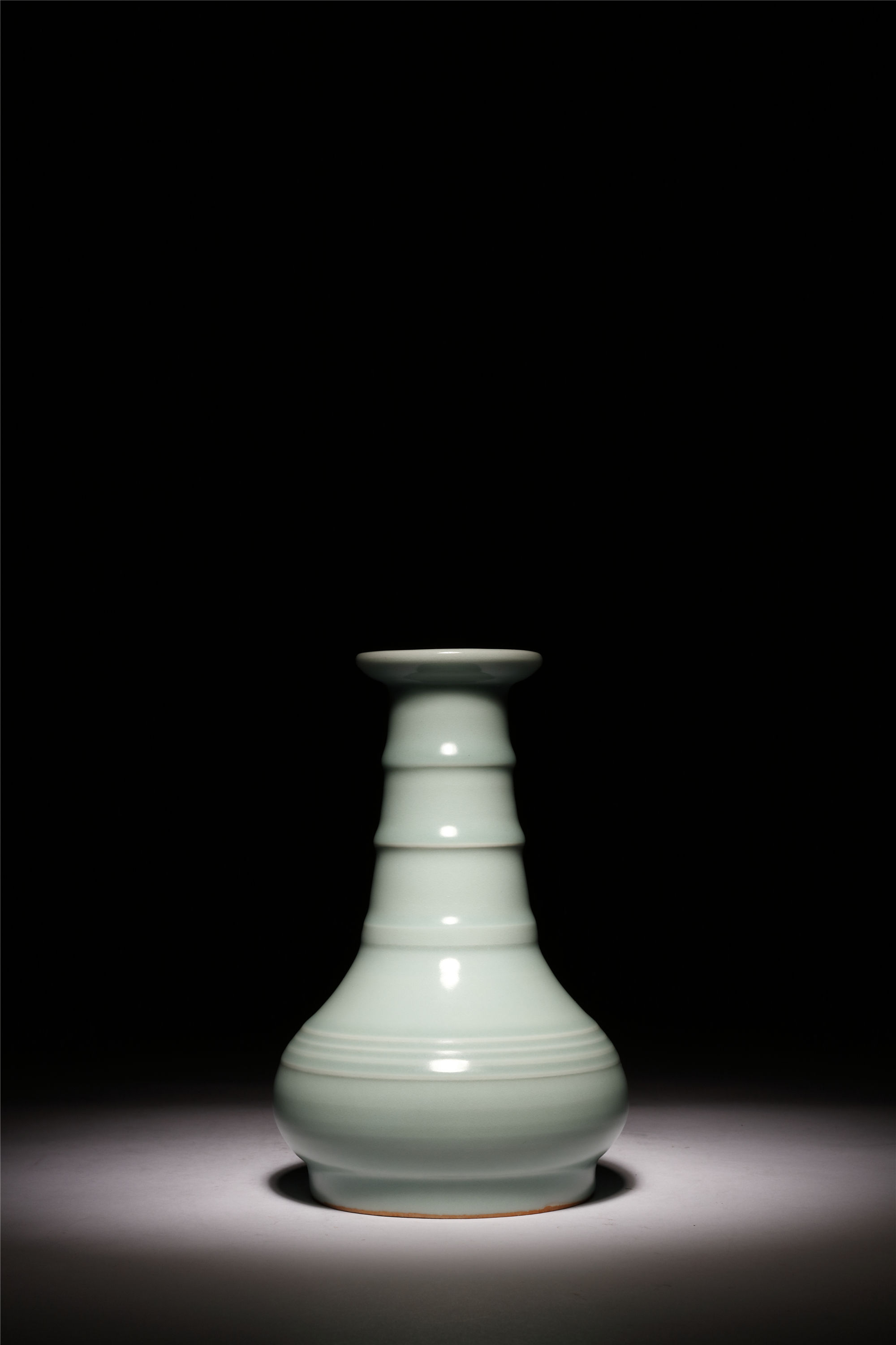 宋龙泉青瓷笋子花瓶