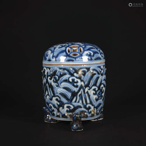 A blue and white 'seawater' jar and cover