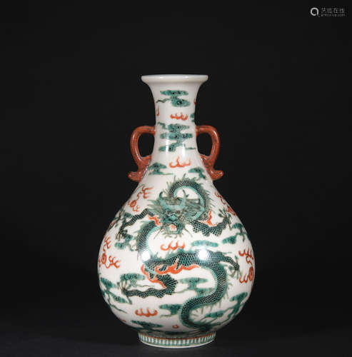 A Wu cai 'dragon' vase