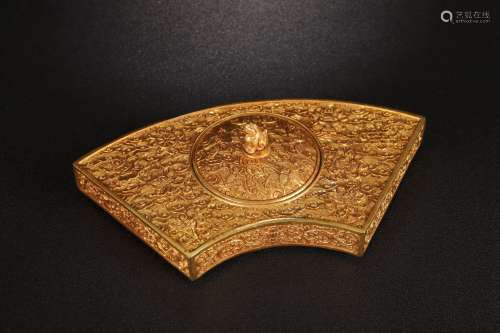 清   铜鎏金“八宝纹”扇形砚台