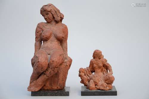 Jos De Decker: two statues in terra cotta 'lady' and 'lady with child' (37x17x22 - 17x15x12 cm)