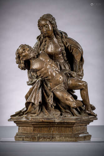 A Gothic statue in sculpted oak 'Pietà' (37x27x11 cm) (*)