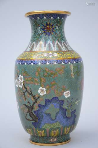 Chinese cloisonné vase (25 cm) (*)