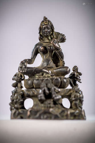 Bronze sculpture 'white tara' after a model by Choying dorje, Qing dynasty (6x4 cm)