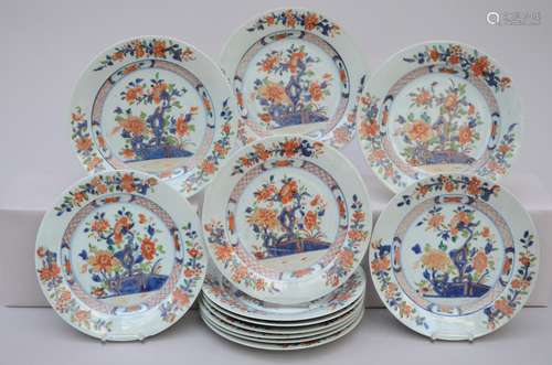 Set of 12 plates in Chinese Imari porcelain 18th century 'flowers' (dia 22.5 cm) (*)