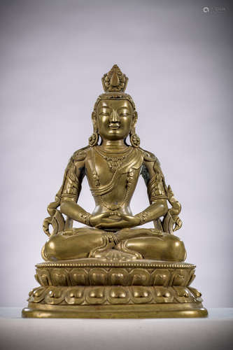 A bronze sculpture 'Amitayus', China or Tibet 18th century (16 cm)