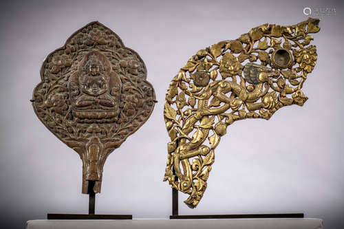 Two Tibetan elements in copper repoussé copper 'dragon' (L 23 cm) and 'Amitayus' (17 cm)