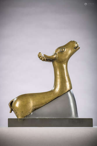 Fragment in bronze 'deer', Tibet (L 18.5 cm)