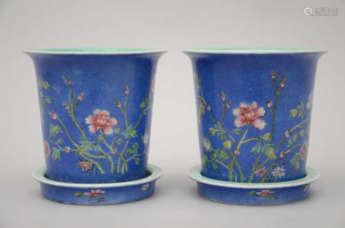 Pair of jardinières in Chinese porcelain with graviata decoration (16x16cm) (*)