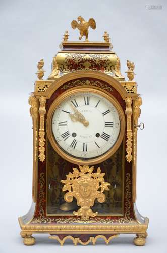 Cartel clock with inlaywork, assembled (77x46x16 cm) (*)