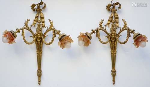 A pair of bronze wall lamps in Louis XVI style (57x45cm)