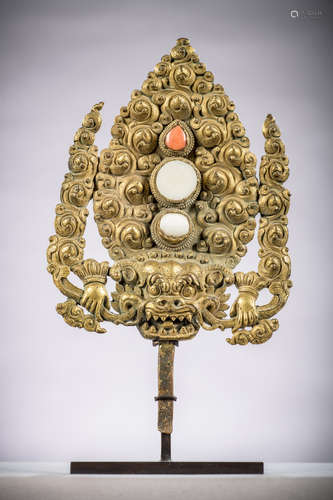 Gilt bronze fragment of a crown inlaid with coral, Tibet 17th - 18th century (16x10 cm)