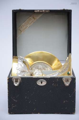 Jean Ansloos (Leuven): silver chalice with enamel decoration, including paten and spoon in a case (h