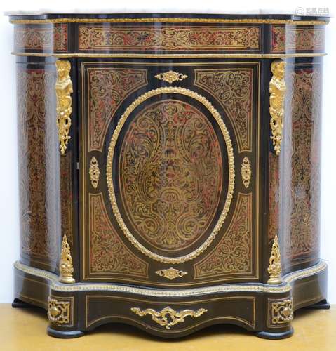 A Napoleon III cupboard with Boulle work (108x119x43 cm) (*)