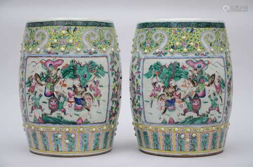 A pair of stools in Chinese famille rose porcelain 'warriors', 19th century (48x32 cm) (*)