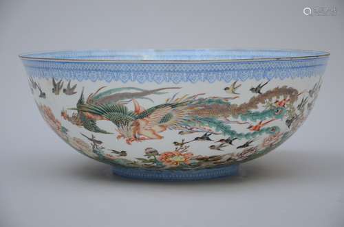 Large bowl in Chinese eggshell porcelain (17x43 cm)