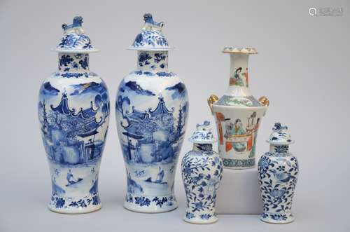 Lot: five Chinese vases (h 17-30 cm) (*)