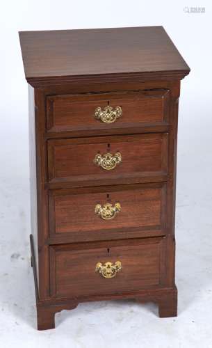 A VICTORIAN WALNUT CHEST, C1880, THE RECTANGULAR TOP ABOVE FOUR GRADUATED PANELLED DRAWERS FLANKED