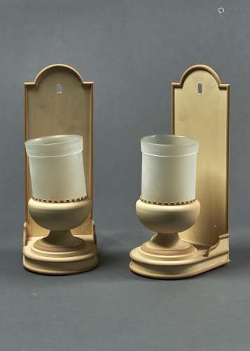 A PAIR OF COLEFAX & FOWLER CREAM AND STONE PAINTED BRASS DITCHLEY WALL LIGHTS, LATE 20TH C, THE