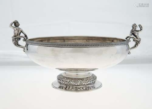 A GEORGE IV SILVER BOWL, WITH CAST MERMAN AND MERMAID HANDLES, HAVING APPLIED EGG AND DART RIM,