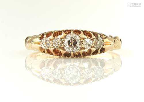 A VICTORIAN FIVE STONE DIAMOND RING, WITH OLD CUT DIAMONDS, THAT TO THE CENTRE WEIGHING APPROX 0.