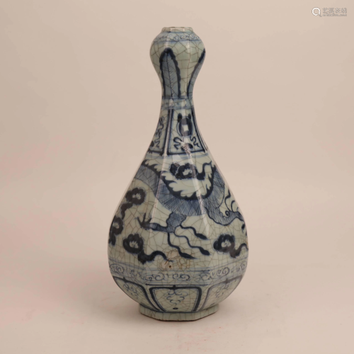 18th century blue and white dragon design garlic bottle