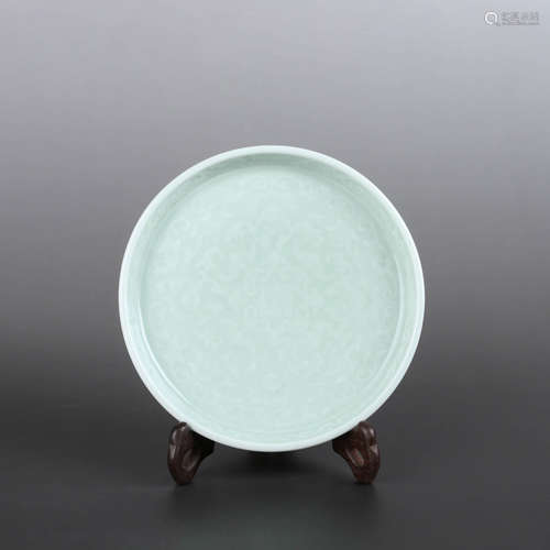 A Celadon Glaze Bats Pattern Carved Porcelain Washer