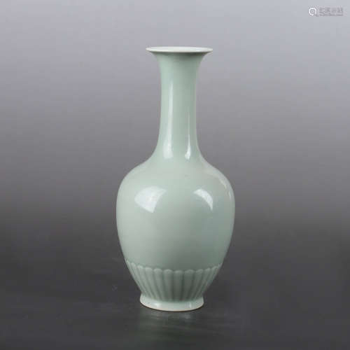 A Celadon Glaze Chrysanthemum Petals Pattern Porcelain Vase