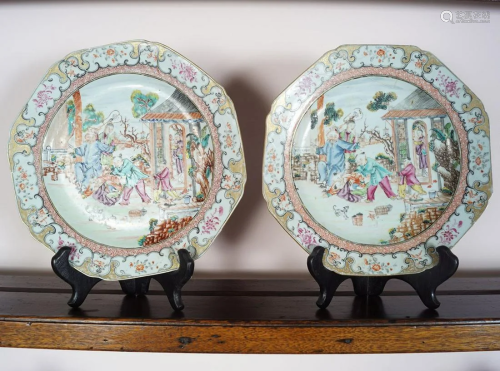 PAIR OF 18TH-CENTURY CHINESE FAMILLE ROSE PLATES
