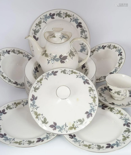 ROYAL DOULTON DINNER SERVICE