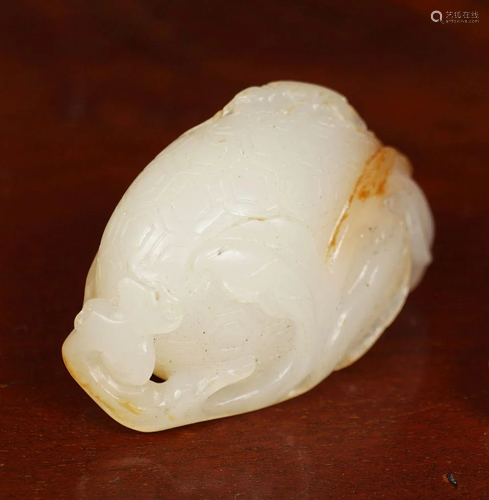 18TH-CENTURY CHINESE JADE PEBBLE