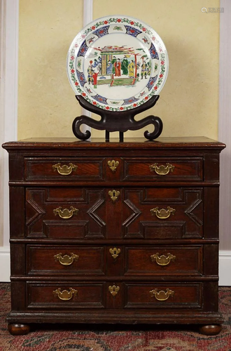 LATE 17TH-CENTURY OAK CHEST