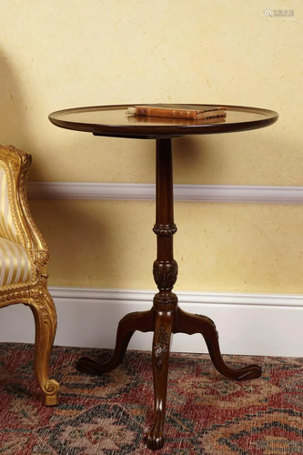 PAIR OF 19TH-CENTURY MAHOGANY LAMP TABLES