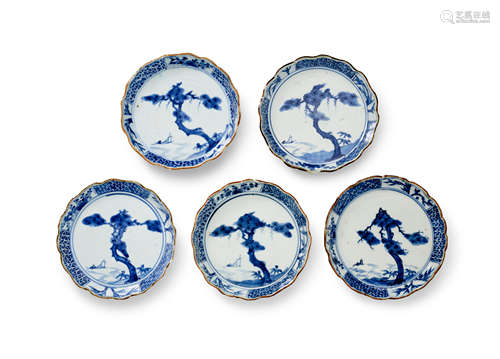 A set of five blue and white Ko-sometsuke 'coastal pine' serving dishes Chongzhen (1628-1644)