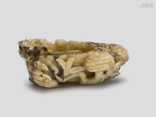 A fine Mottled grey and white Jade Ruyi-form Brushwasher 17th Century