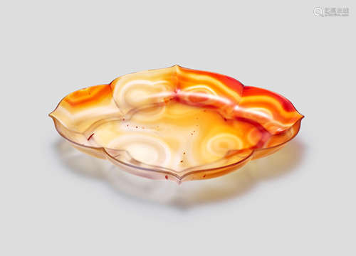 A chalcedony agate quatrefoil dish, with fitted box 14th-17th Century