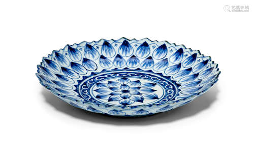 A blue and white 'lotus' petal-rimmed lightly-molded dish Chenghua Mark, Wanli/Tianqi (1573-1627)