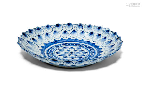 A blue and white 'Lotus' petal-rimmed lightly-molded dish Chenghua Mark, Wanli/Tianqi (1573-1627)