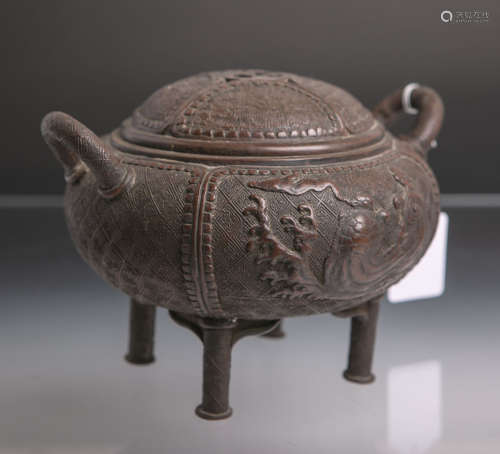 Weihrauchgefäß im archaischem Stil (China, wohl Qing-Dynastie, 19./20. Jh.), Bronze patiniert,