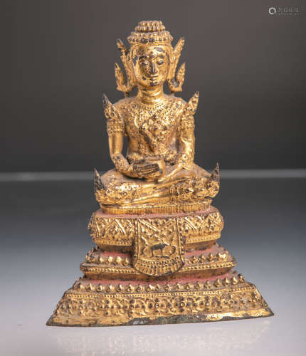 Sitzender Buddha (Thailand, Alter unbekannt), Bronze vergoldet, Darstellung eines auf einem