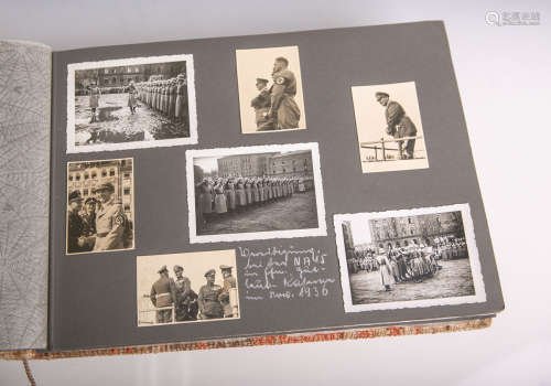 Fotoalbum m. 144 Aufnahmen (2. WK), Drittes Reich, u.a. A. Hitler m. R. Heß, Göring in Uniform m.
