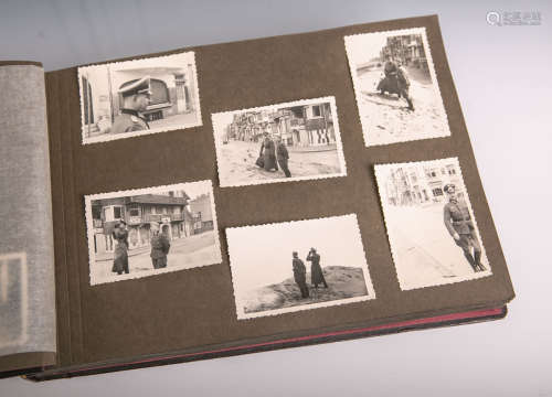 Fotoalbum m. ca. 247 Aufnahmen aus der Dienstzeit (2. WK), Drittes Reich, u.a. Panzer, Fahrzeuge,