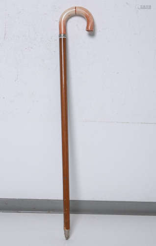 Stockschirm (1950er Jahre), Spazierstock m. Regenschirm, Griff aus Kunststoff, L. ca. 87 cm.