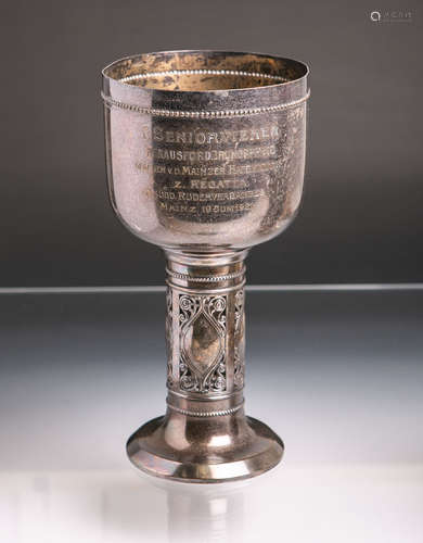 Pokal (Art déco, 20. Jh.), Metall versilbert, Aufschrift: 