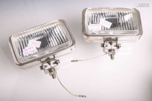 2 Halogen-Zusatzscheinwerfer (wohl 1960/ 70er Jahre), Gehäuse verchromt, Nr. SAE-F-83 / 0245992, ca.