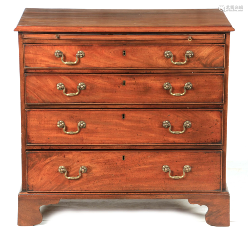 A GEORGE III MAHOGANY CHEST OF DRAWERS with moulded t…