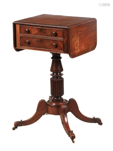 AN EARLY 19TH CENTURY MAHOGANY SIDE TABLE with hinged