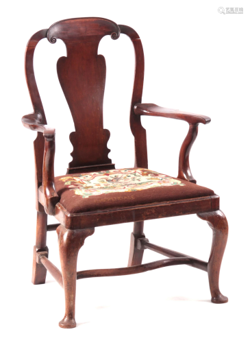 AN EARLY 18TH CENTURY WALNUT OPEN ARMCHAIR with